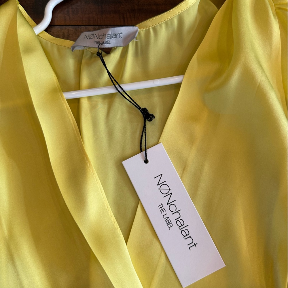 NWT Nonchalant The Label 100% Silk Yellow Wrap Midi Dress XS - Picture 5 of 7